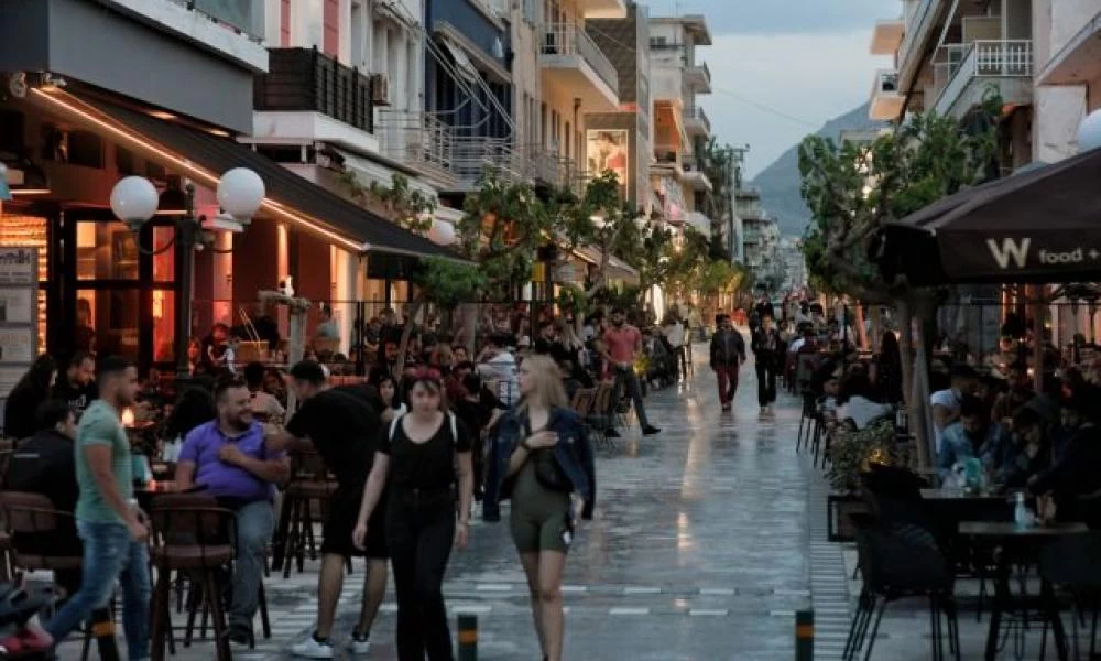 Πλεύρης: Περιμένουμε το επόμενο κύμα – Εξετάζουμε περισσότερες ελευθερίες στους χώρους με εμβολιασμένους